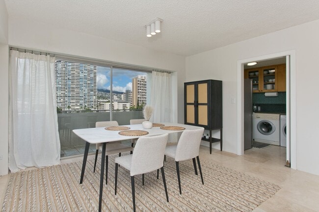 Building Photo - 2015 Ala Wai Blvd