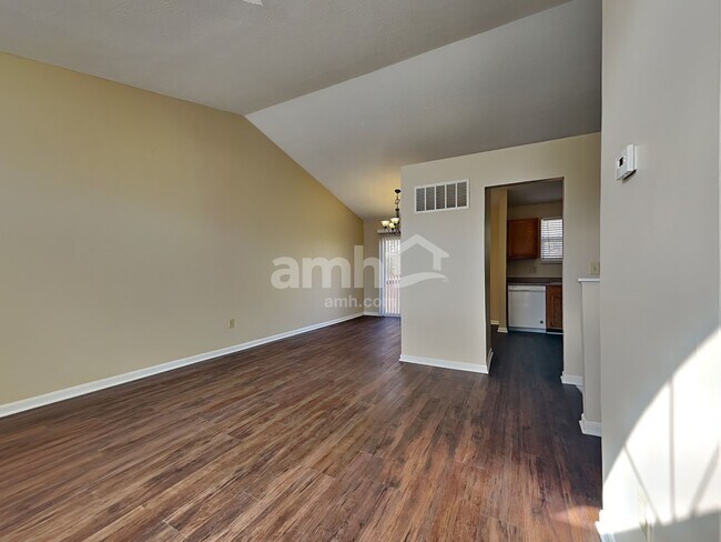 Foto del edificio - 7 Grouse Dr