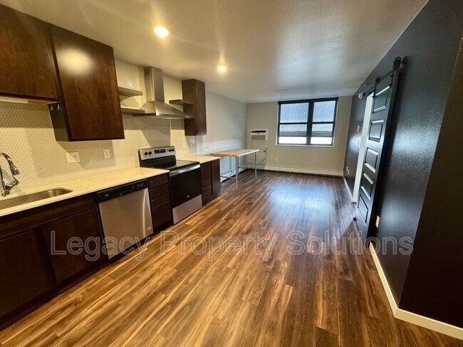 Foto del edificio - 208 E Greenfield Ln