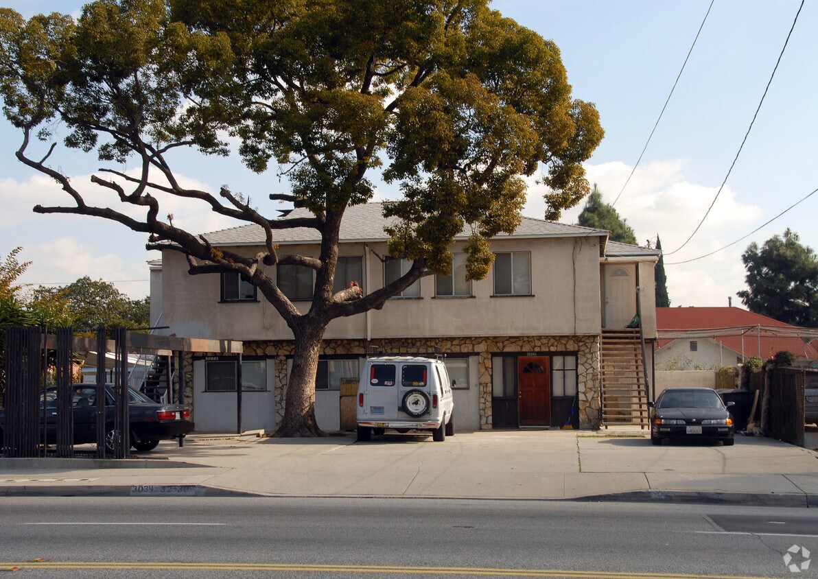 Primary Photo - 3032-3034 Walnut Grove Ave