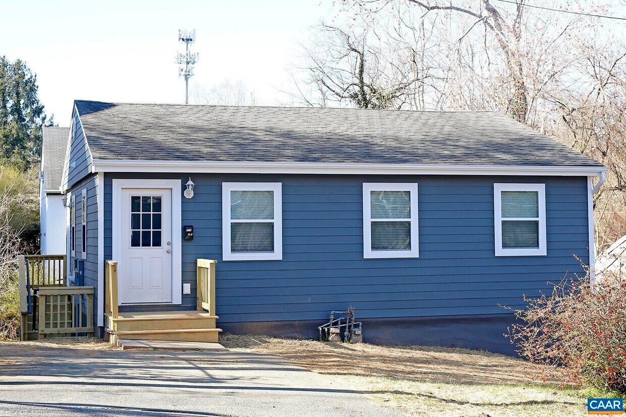 Primary Photo - 502 Stonehenge Ave