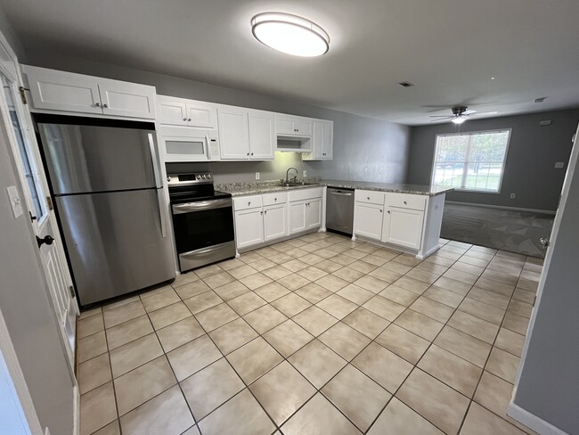 Cocina - 201 Springfield Cir