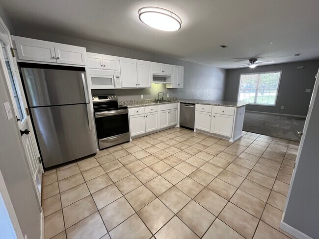 Kitchen - 201 Springfield Cir