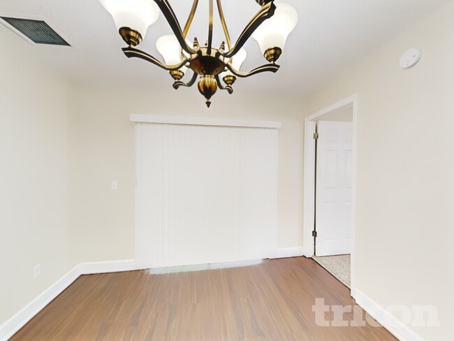 Building Photo - 260 12 League Cir