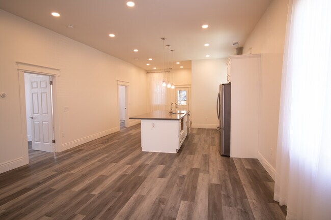 Building Photo - 64 N 12th St