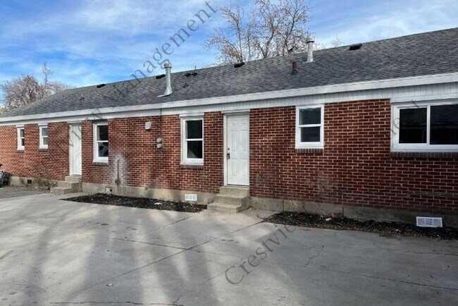 Foto del edificio - 452 E Lambourne Ave