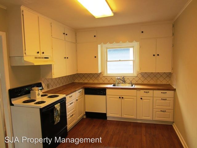 Building Photo - 7945 9th Ave SW