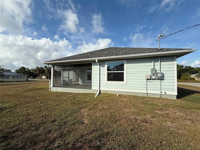 Foto del edificio - 26527 Angelica Rd