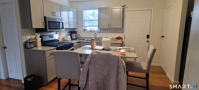 Foto del edificio - 155 Tracy Ave