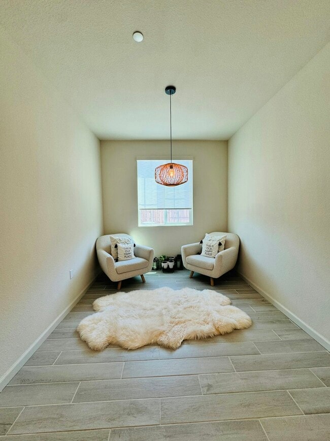Building Photo - 4018 Kenwood Cir