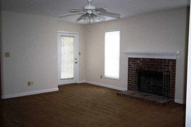 Foto del edificio - 3BR/2BA Available Soon