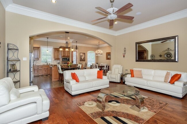 Building Photo - Fully Furnished, All-Inclusive Lakefront L...