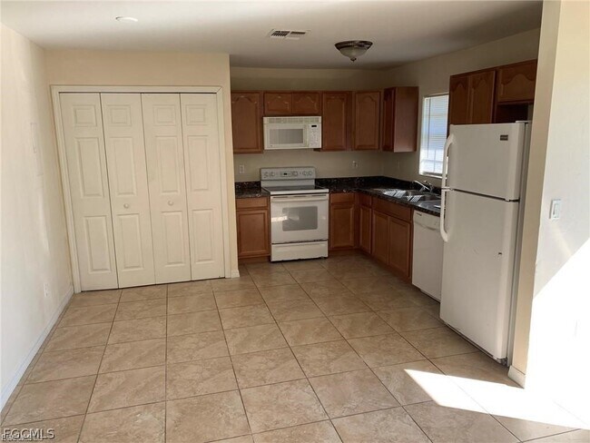 Foto del edificio - 1908 Haviland Ave S