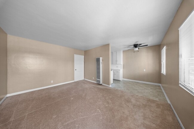 Foto del edificio - 1887 Locust Ave