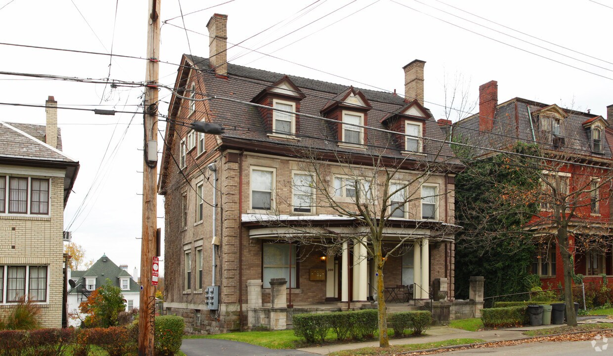 209 S Braddock Ave, Pittsburgh, PA 15221 Apartments in Pittsburgh, PA