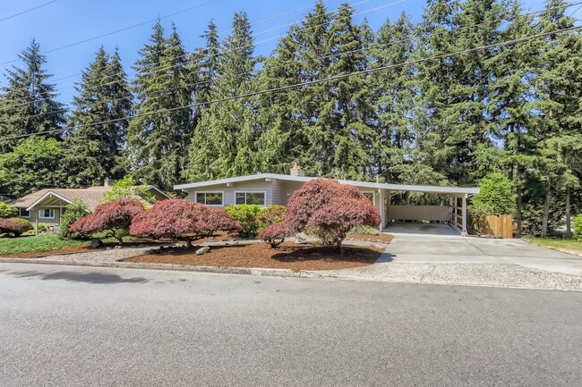 Photo - 33 158th Pl SE (Bellevue, WA) House
