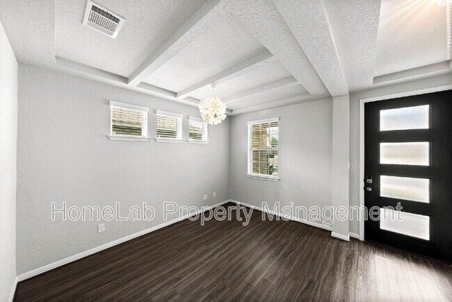Foto del edificio - 9706 Novacek Blvd.