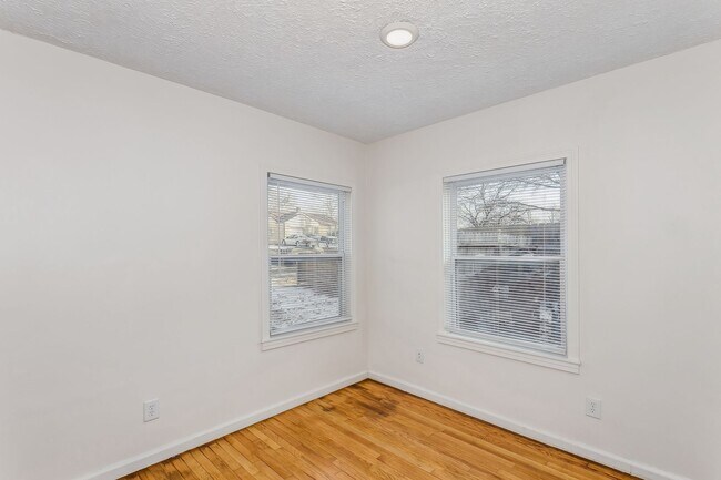 Foto del edificio - Bright and Spacious 2 Bedroom Duplex!