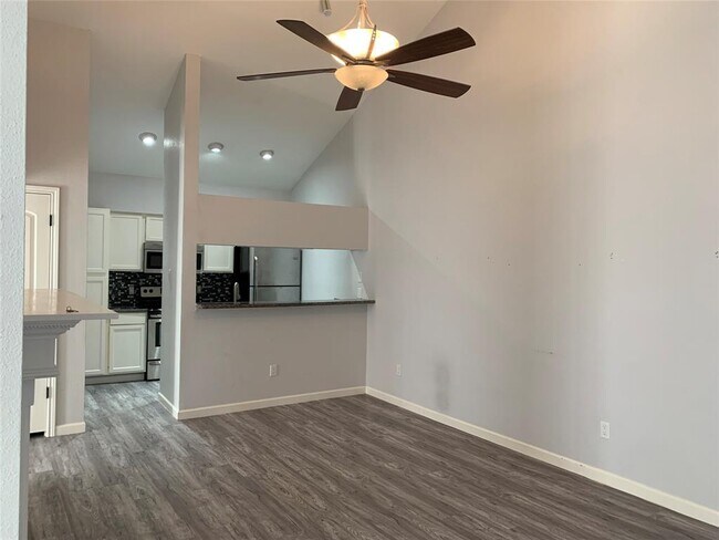 Foto del edificio - 8055 Cambridge St