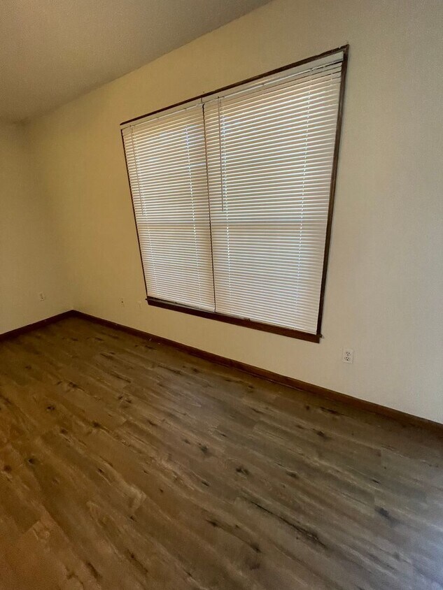Foto principal - 3 Bedroom 2.5 Bath Townhome Located in Fou...