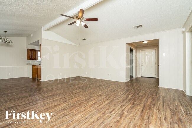 Foto del edificio - 635 Truman Ct