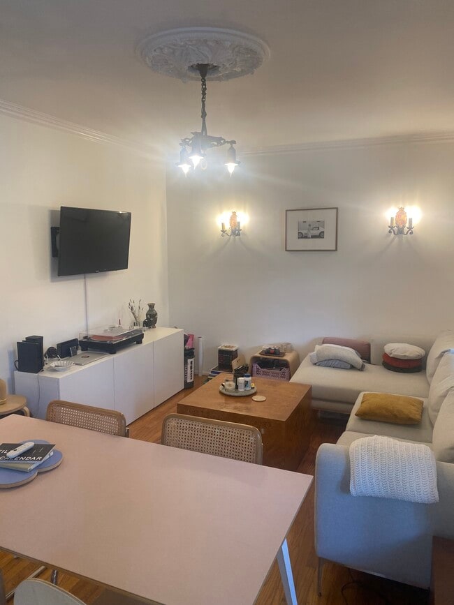 Building Photo - Georgian House Apartments