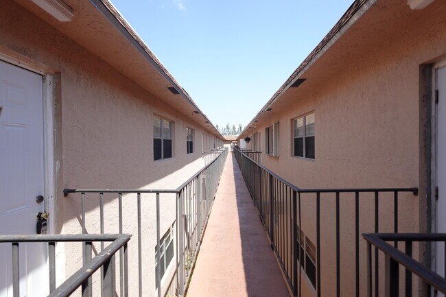 Foto del edificio - 650 SW 2nd Ave