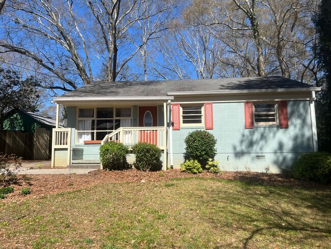 Foto del edificio - NEWLY PAINTED Wonderfully Cute Home in Nor...
