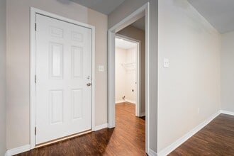 Building Photo - 3836 Chesterfield Ln