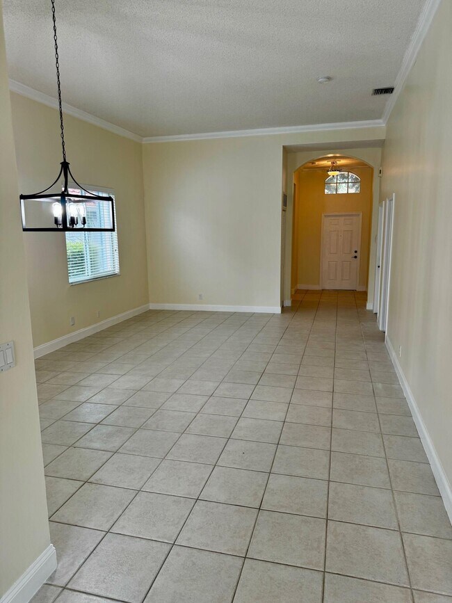 Building Photo - 5013 Ibis Pl