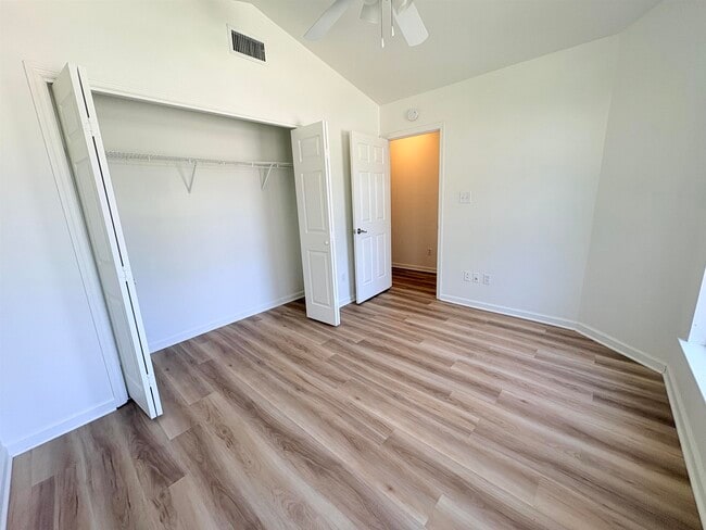 Building Photo - 4428 Siesta Ct