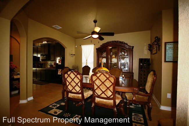 Building Photo - 3 br, 2.5 bath House - 6402 Lowrie Block