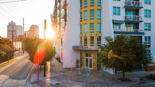 Foto del edificio - 1190 E Washington St