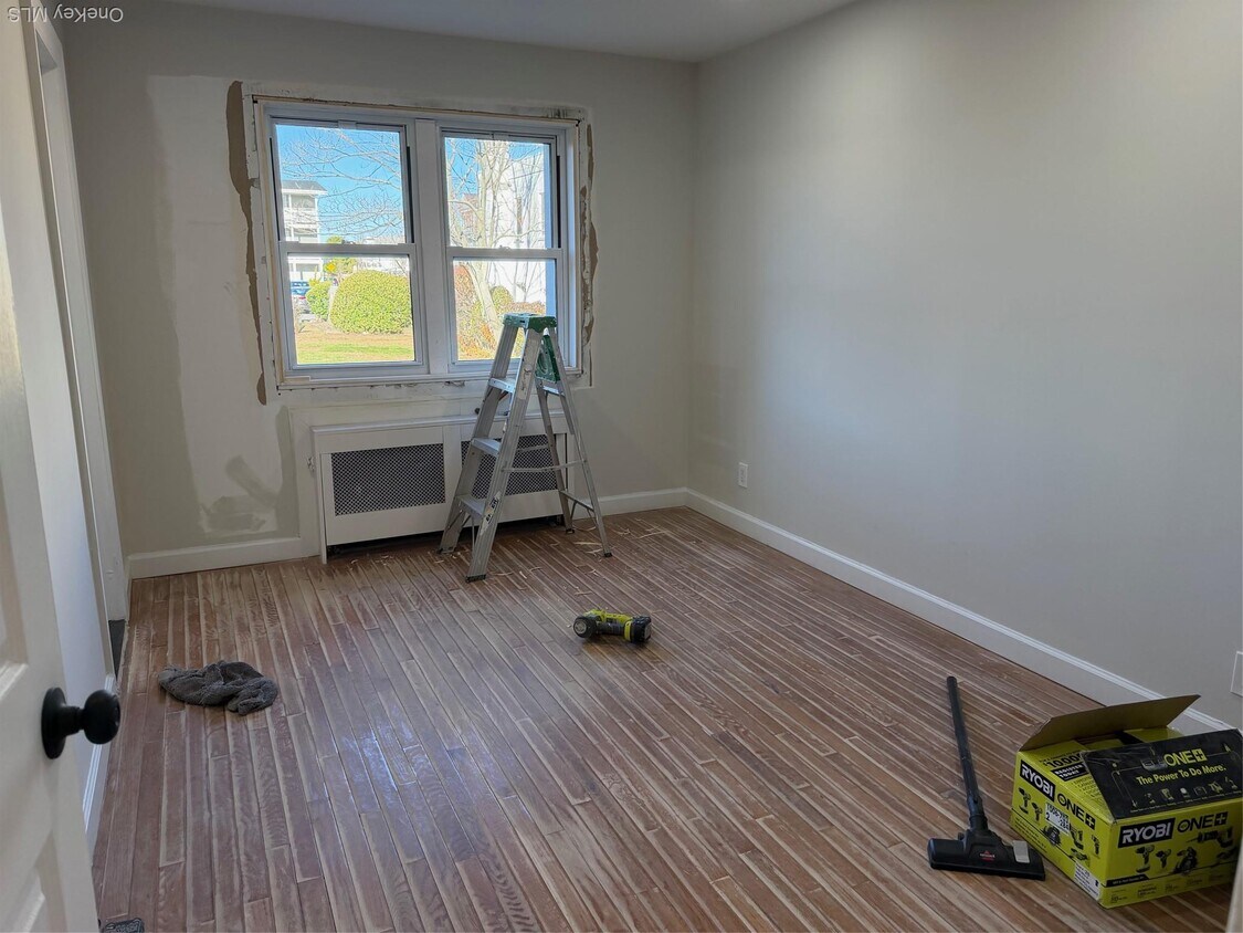 Foto del edificio - 830 E Broadway