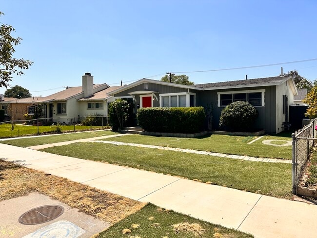 Building Photo - 6901 Lindley Ave
