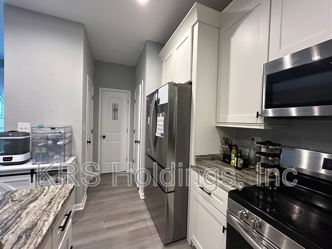 Building Photo - 170 Tynes St