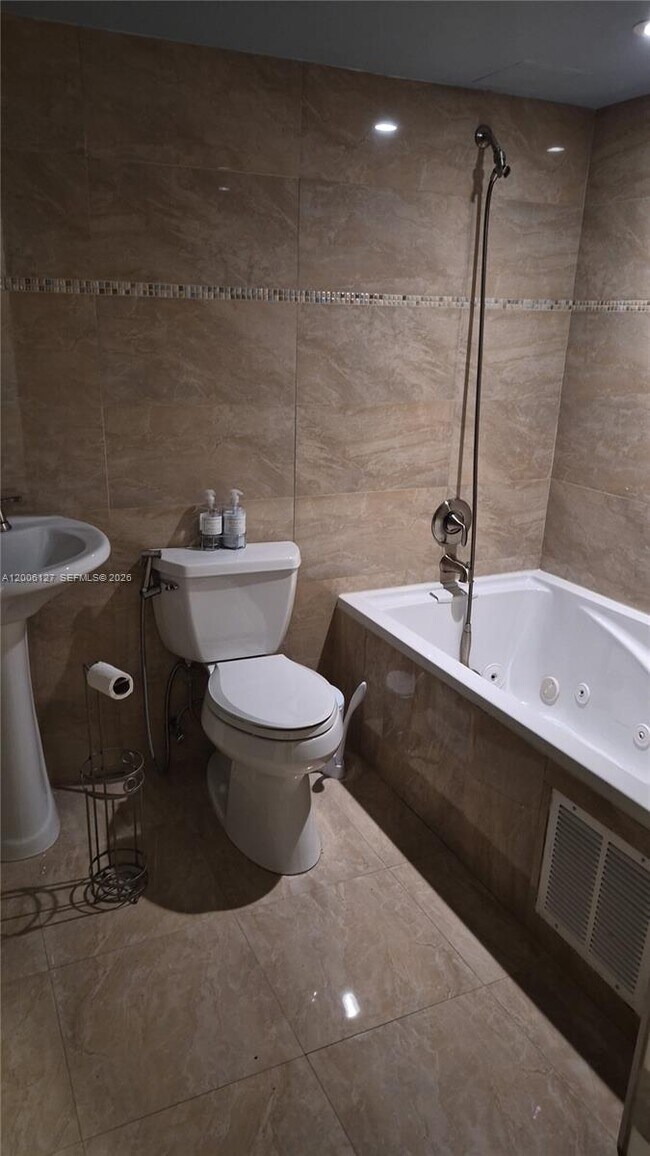 Foto del edificio - 2816 N 46th Ave