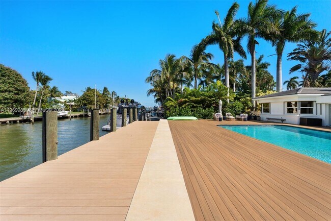 Foto del edificio - 1025 Belle Meade Island Dr