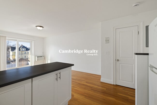 Building Photo - 141 Summer St