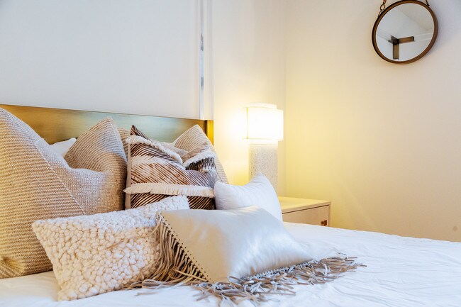 Building Photo - Brookhurst Place - I