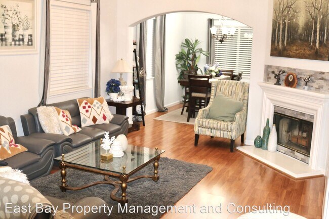 Building Photo - 4 br, 2.5 bath House - 6832 Tiffany Cmn.