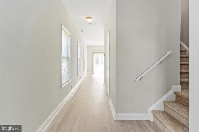 Building Photo - 1402 Hidden Meadow Ln