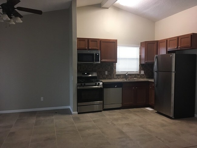 Foto del edificio - 3800 Salvation Rd