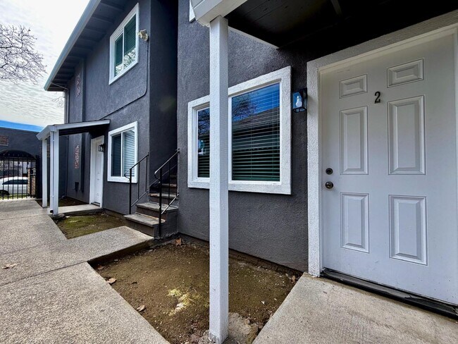 Foto del edificio - 1819 W St