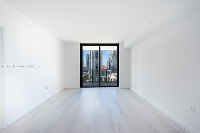 Foto del edificio - 45 SW 9th St