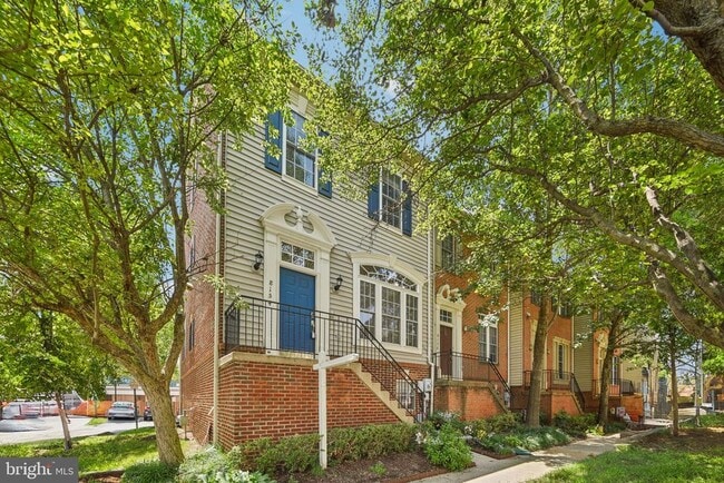 Foto del edificio - 8154 Skelton Cir