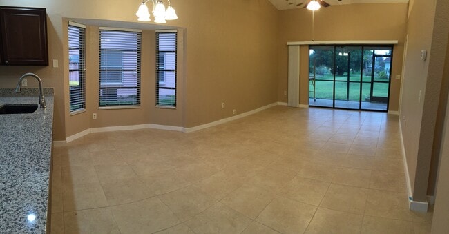 Foto del edificio - 2623 Magdalina Dr