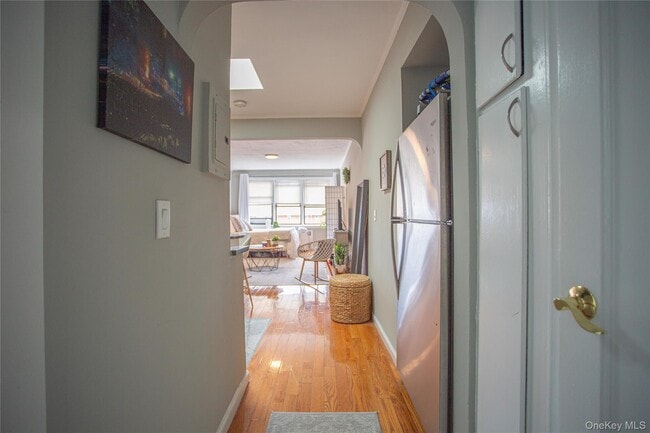 Foto del edificio - 302 E Broadway