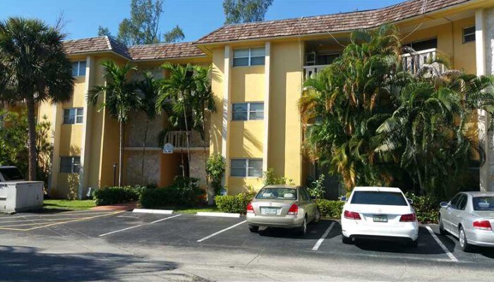 Edificio - 7430 Miami Lakes Dr