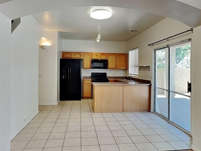 Building Photo - 4242 E Baylor Ln